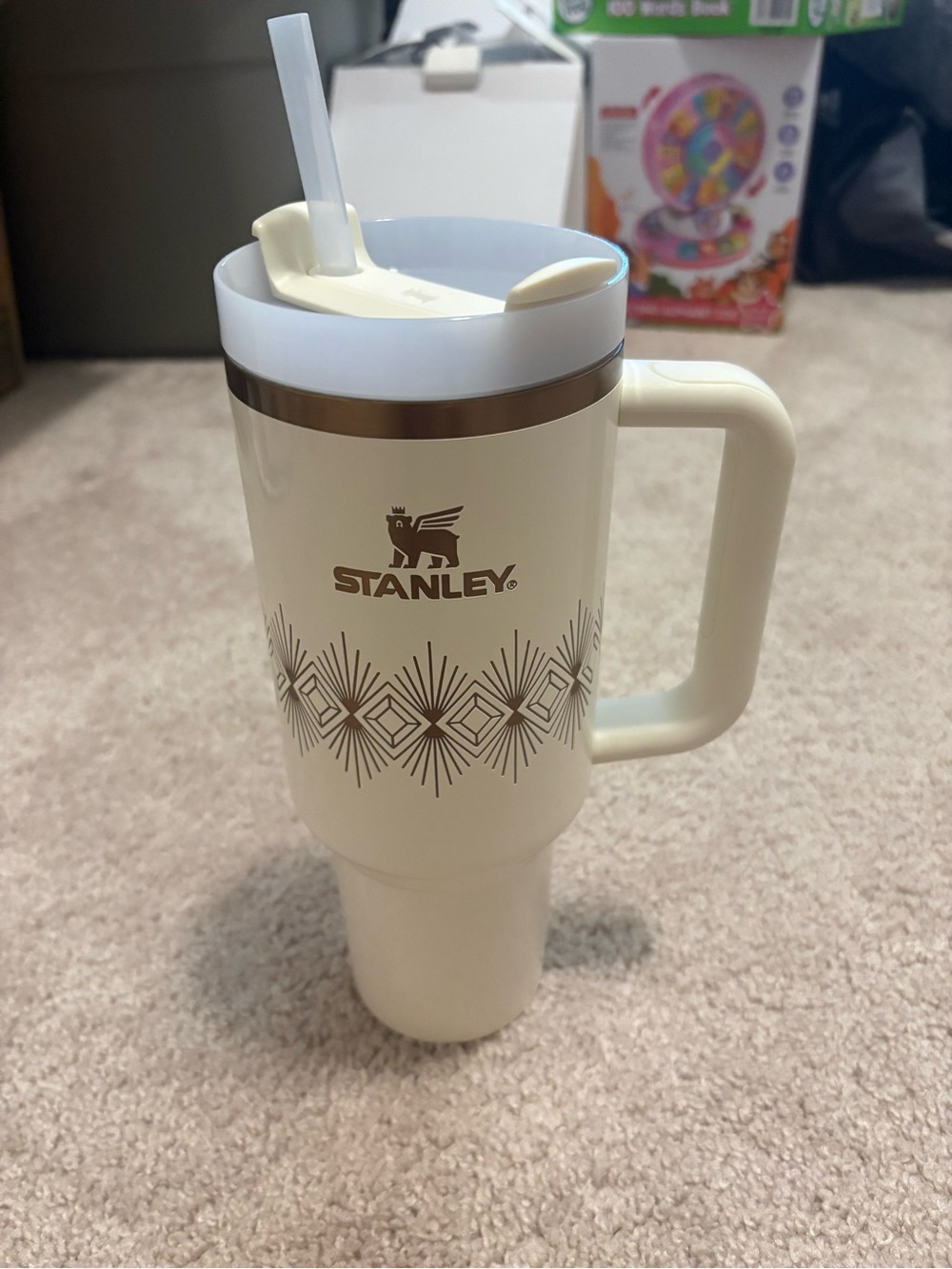 Stanley Quencher H2.0 FlowState Tumbler in Cream Gloss from the limited Deco Col